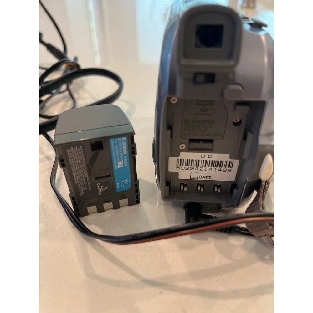 Canon ZR500 MiniDV Digital Video Camcorder 800x Zoom CA-570 Adapter‎